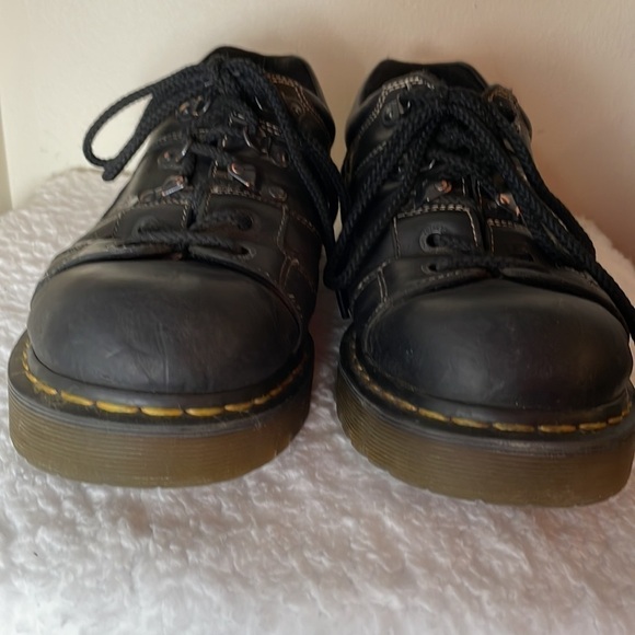 DR.MARTENS Size 10 - Picture 3 of 12